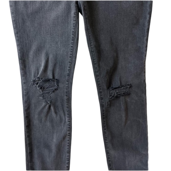 Madewell Women’s 9” Mid Rise Skinny Jeans In Black Size 27 Distressed, Bikercore - Picture 4 of 10